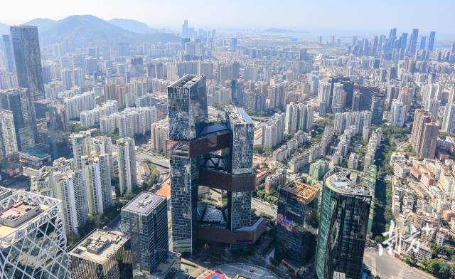 2024年前7個月，深圳平均每小時有28件專利獲得授權，有9件發明專利獲得授權。圖為騰訊濱海大廈。
